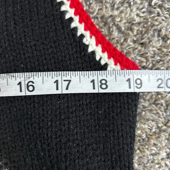 Christopher & Banks Hand Crochet Vintage Snowflake Vest size XL - Picture 6 of 8